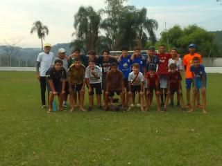 Escolinha de Futebol oferece treinos semanais no Estádio Municipal e no Campo das Mostardas (1)