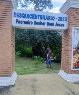 Prefeitura intensifica limpeza em diversos pontos da cidade (2)