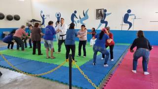 Grupo Feliz Idade participa de aula de Karatê  (2)