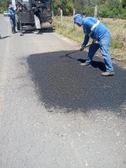 Prefeitura realiza serviço de tapa-buracos nos bairros Limas e Ribeirão dos Limas (3)