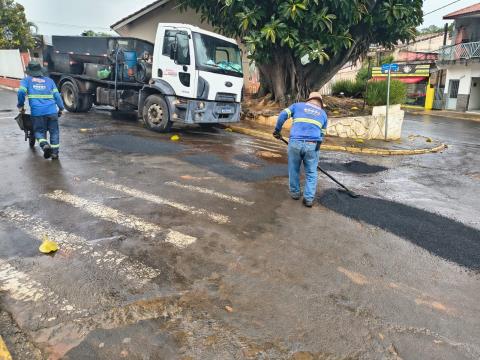 Prefeitura realiza ação de tapa-buracos no Distrito de Mostardas (4)
