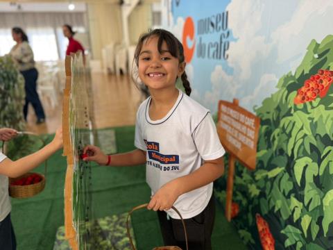 Projeto “Do Pé à Xícara” inicia atividades com alunos da rede municipal  (3)