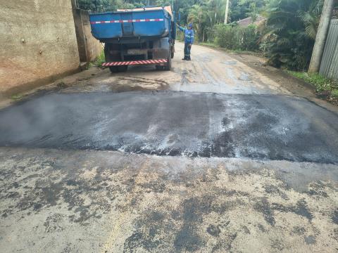 Prefeitura realiza implantação de lombadas no Bairro Ribeirão dos Limas (1)