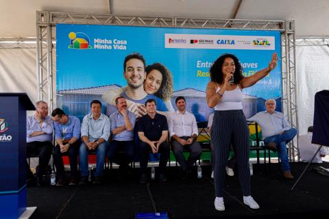 entrega das 90 casas-07