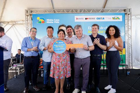 entrega das 90 casas-16