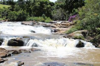 Dora-Ribeiro-Pq-Cachoeira-do-Salto-2014-519-1-900x600-1