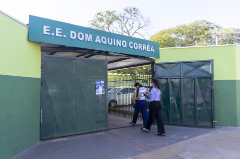 dom-aquino_03-03_001
