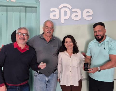 MUSEU HISTÓRICO “PAULO SETÚBAL” INCORPORA MEDALHA E PIN COMEMORATIVOS DOS 50 ANOS DA APAE DE TATUÍ AO ACERVO PERMANENTE