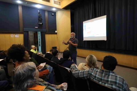 2 - Subsecretário de Cultura, Arnaldo Almeida, orienta os agentes culturais sobre como participar dos editais da PNAB Ciclo 2