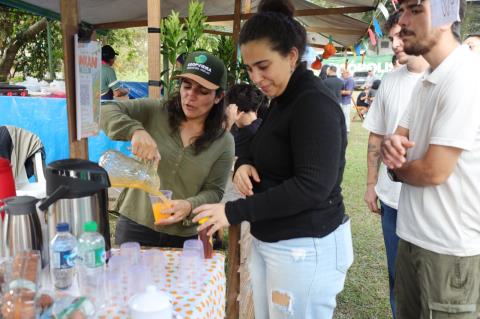 O suco de ponkan fez sucesso com o público, com fila para provar a delícia