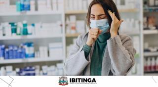 editewomam-customer-with-headache-pharmacy