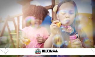 close-up-on-happy-kids-playing-with-soap-bubbles