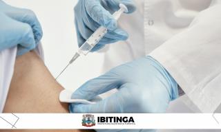 doctor-vaccinating-a-patient-in-the-clinic