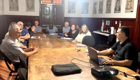 Prefeitura recebe técnicos da SP Águas para discutir ações de macrodrenagem em São João.