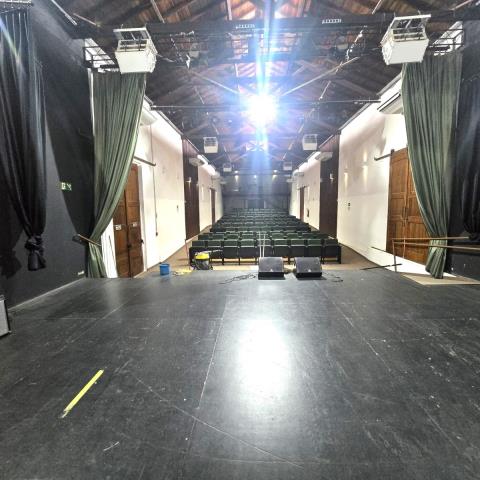 Teatros públicos recebem melhorias para mais conforto e segurança