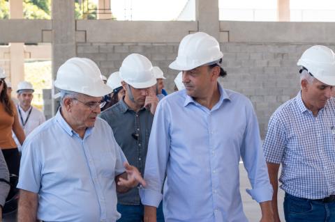 Governador em exercício visita obras da escola do Resedás e confirma apoio à reconstrução da Ponte do Half