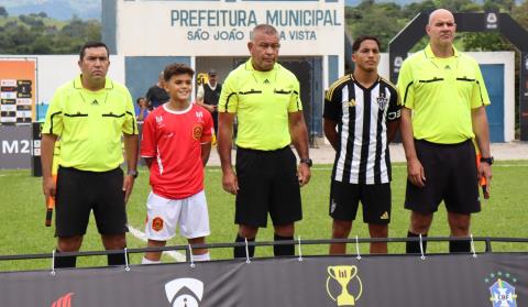 Começou a Copa Sub-16 M2 de Futebol. Atlético Mineiro vence o primeiro jogo