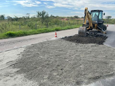 Obras e zeladoria urbana seguem em diversas regiões da cidade