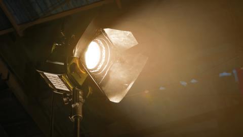 professional-lighting-equipment-movie-set-with-smoke-air