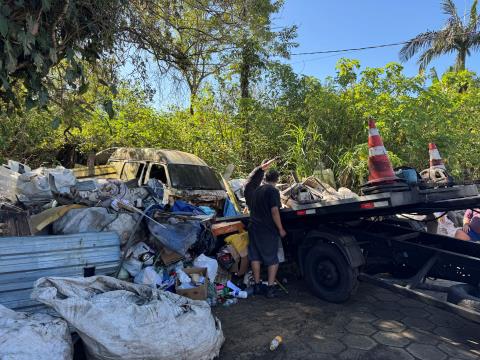 Ação Balneário Santa Eugênia - Carros abandonados (2)