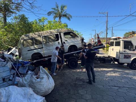 Ação Balneário Santa Eugênia - Carros abandonados