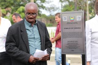02.05.2022 Estátua em homenagem ao poeta bragantino Oswaldo de Camargo é inaugurada na Praça da Poesia (1)