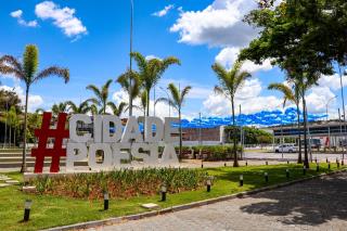 Abril azul – “Céu de guarda-chuvas” da Praça da Poesia Poeta Oswaldo de Camargo (2)