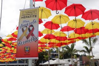 02.05.2022 “Céu de guarda-chuvas” na Praça da Poesia evidencia ações de conscientização no trânsito (1)