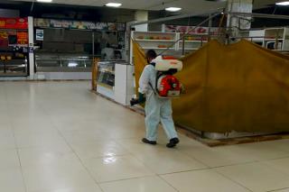 03.06.21 Mercado Municipal passa por higienização e desinfecção (1)