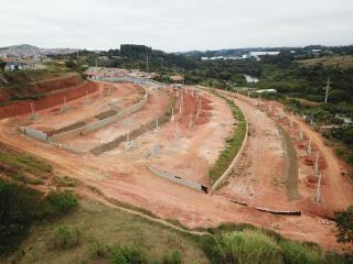 Após finalizar a infraestrutura, começa a construção das casas do Bragança F3 01