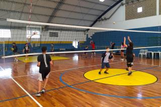 05.04.2022 Treinos de Voleibol retornam a todo vapor e times recém-formados vencem jogos amistosos (1 (2)