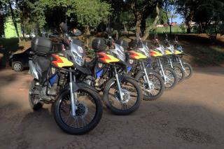 Motos