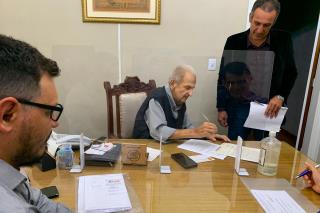 06.05.2022 Prefeitura regulariza área doada e viabiliza construção de 390 unidades habitacionais  (2)