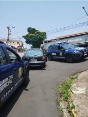 GCM de Bragança Paulista apreende veículo furtado e prende suspeito em flagrante