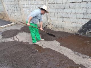 Limpeza e nivelamento da viela na rua Vair Duarte, Jardim Morumbi