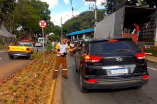 11.05.2022 Prefeitura realiza blitz de conscientização sobre o Maio Amarelo (3)