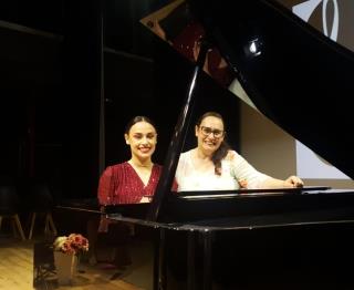 Teatro Carlos Gomes recebe recital de piano infanto-juvenil no dia 22 de outubro