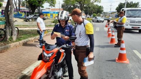 Lago do Taboão recebe ação de conscientização para motociclistas e ciclistas na tarde desta terça-feira, 12