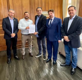 Diretoria da Aprecesp com o vice-governador