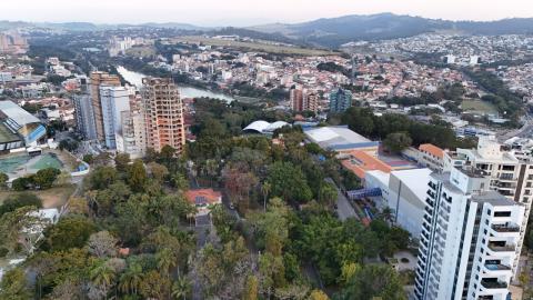 Prefeitura de Bragança Paulista divulga canal oficial da Rede VOA para denúncias e reclamações sobre ruídos aeronáuticos