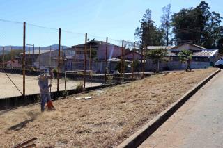 11.05.2020 Corte de Mato  Bairro Marina4