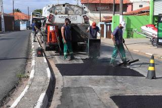 15.07.2020 Tapa Buracos Rua Felicio Helito Bairro Vila Aparecida3