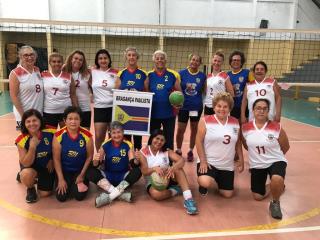 Time feminino de vôlei adaptado de Bragança Paulista participa de