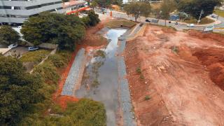 2ª caixa de contenção de sólidos no Lago do Taboão está quase concluída (2)