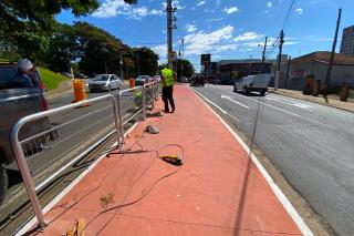 19.04.2022 Prefeitura inicia implantação de gradis de proteção em trecho da ciclovia (4)