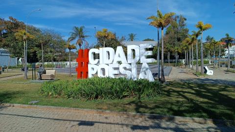 Cidade Poesia: Onde o verso ganha vida e a história se torna Poesia