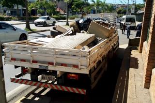 23.04.2021 Prefeitura realiza a limpeza de locais com acúmulo de lixo (1)_