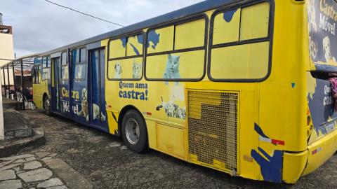 Secretaria do Meio Ambiente orienta tutores sobre cuidados no pós-operatório após ação do Castramóvel na Vila Santa Libânia