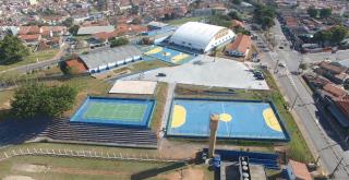 Ginásiode Esportes Dr. Lourenço Quilici é entregue reformado à população  (1)
