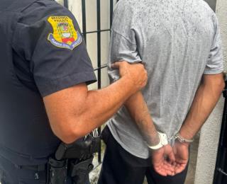 GCM prende homem em flagrante por descumprimento de medida protetiva e ameaça em Bragança Paulista